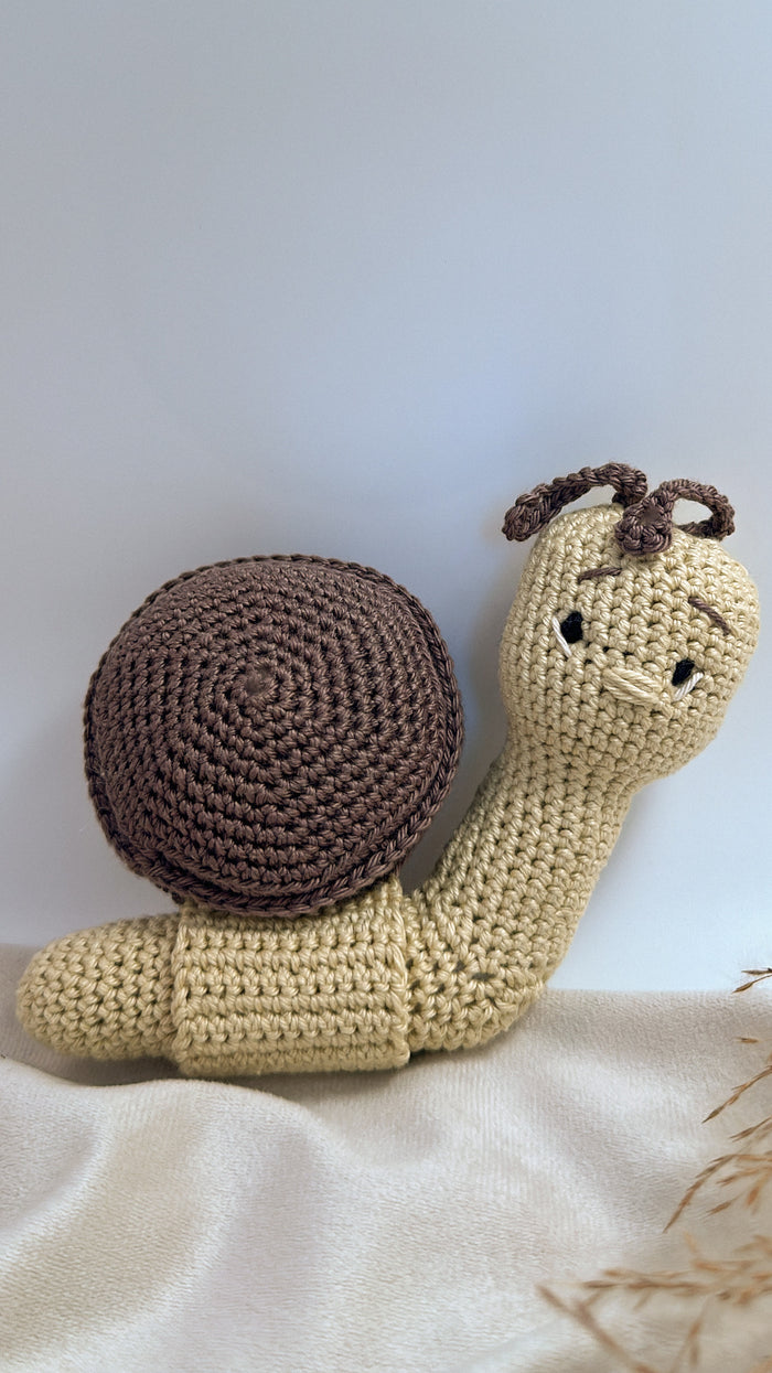 Handgehäkelte Schnecke Enna