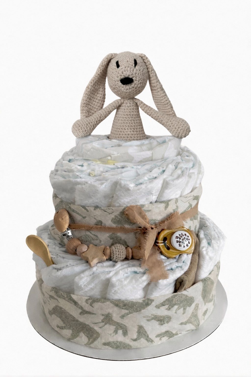 Windeltorte in neutralen Farben - zweistöckig mit Hase Winnie